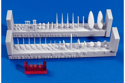 1/72 B737NG Fuselage details