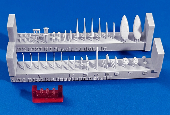 1/72 B737NG Fuselage details