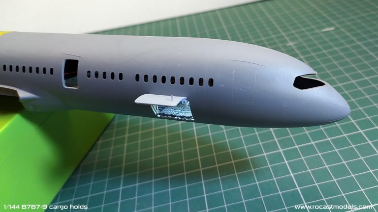 1 144 B787-9 Cargo Holds -final Preview – Rocast Models